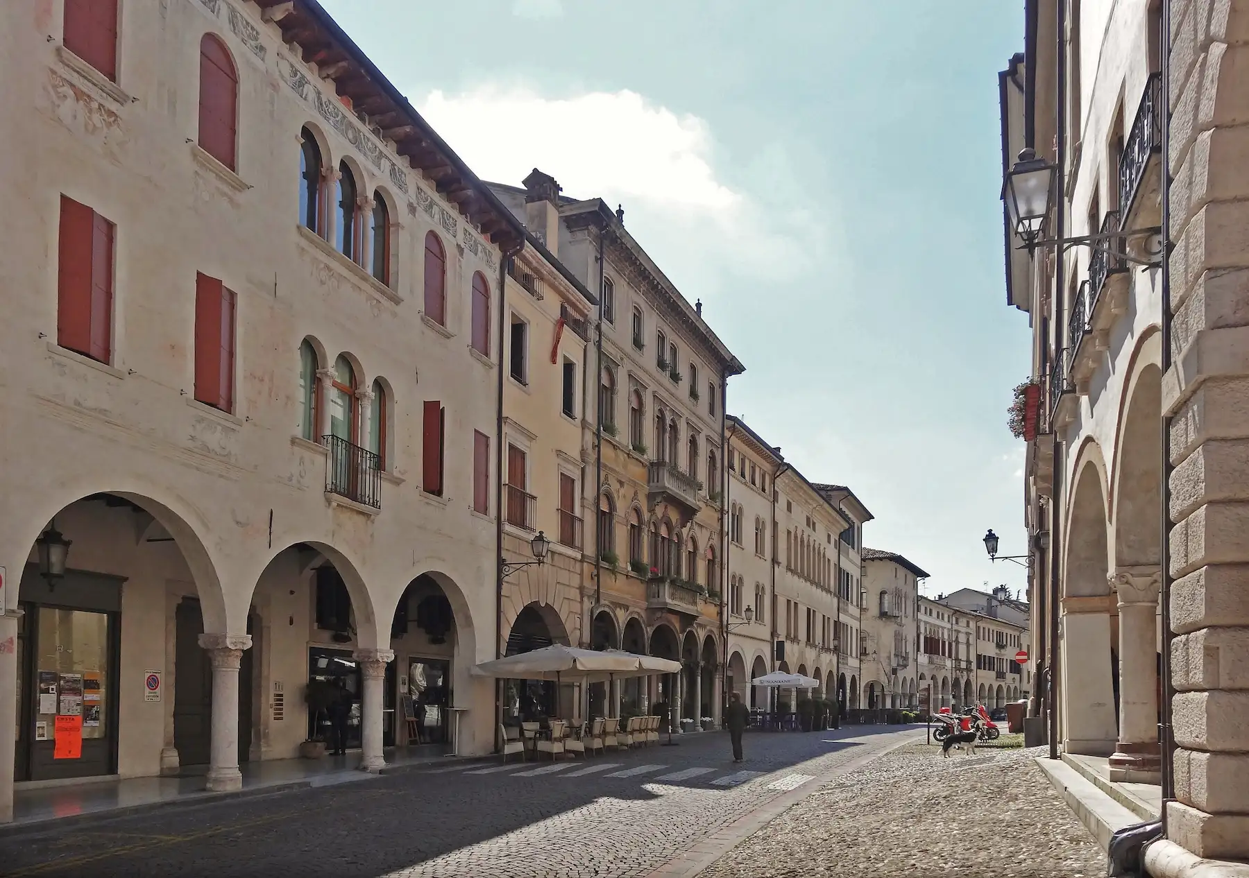 Impresa di pulizie operativa a San Vendemiano: servizi professionali di igienizzazione per uffici, case private, aziende e condomini del trevigiano.